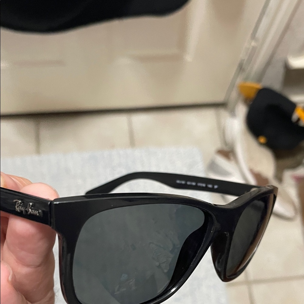 Ray-Ban Classic Black Sunglasses